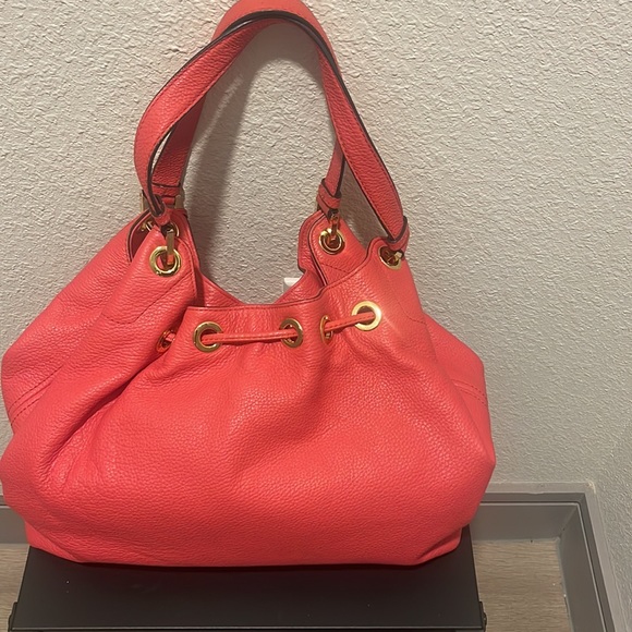 Michael Kors Handbag it is new but without tags - Picture 2 of 5